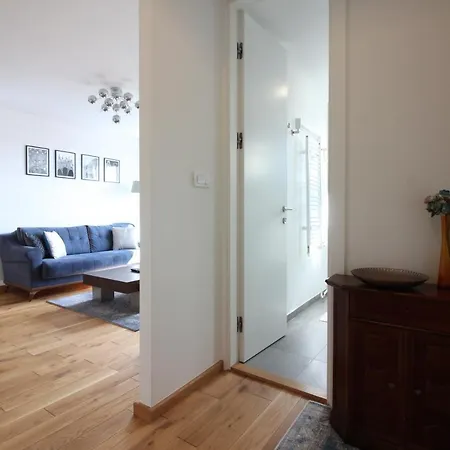 Apartment Lovely